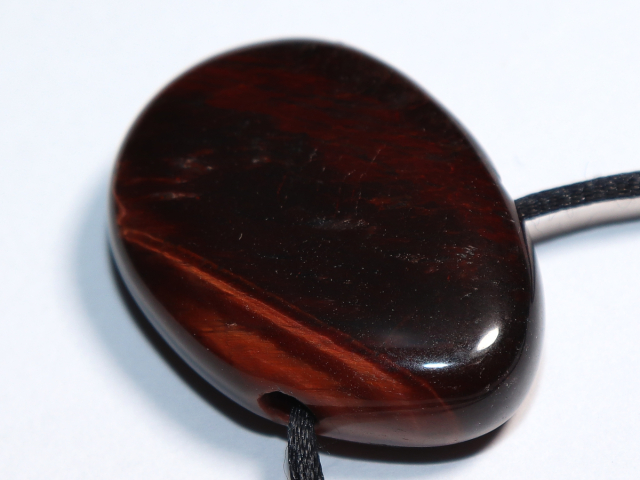 rotes Tigerauge mit Band oder Silber 925