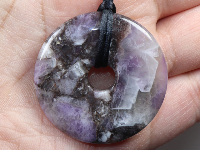 amethyst with cord