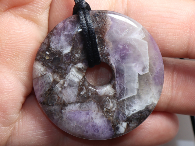 amethyst with cord