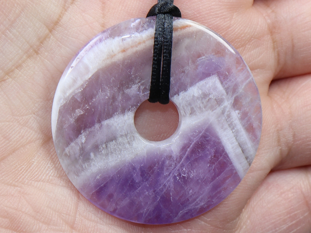 amethyst with cord
