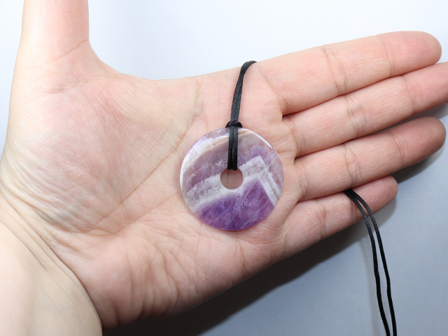 amethyst with cord