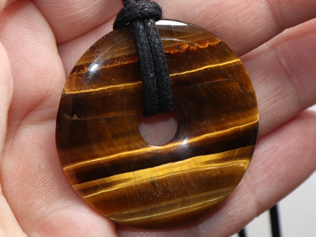 Tigerauge mit Band