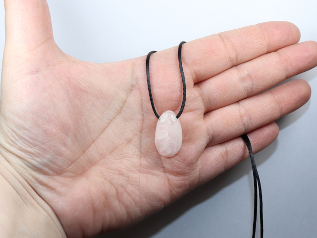 rose quartz with cord or silver 925