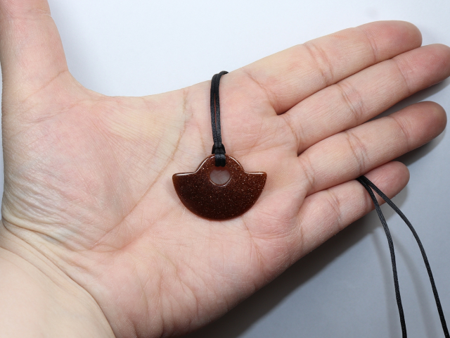 gold sandstone with cord