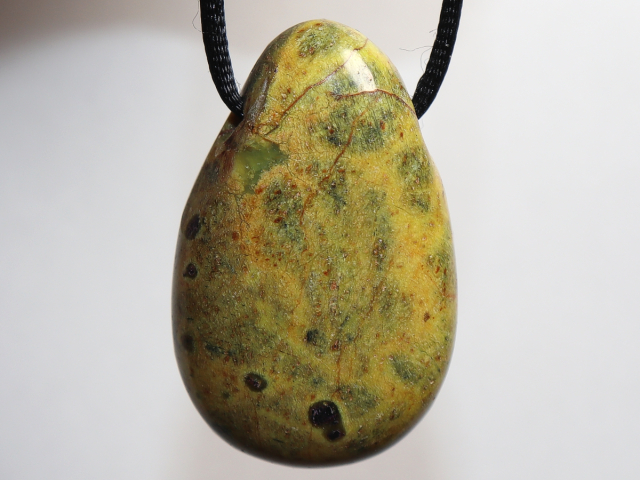 Preview: stichtite in serpentine with cord or silver 925