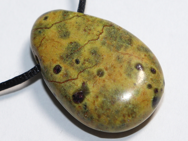 stichtite in serpentine with cord or silver 925