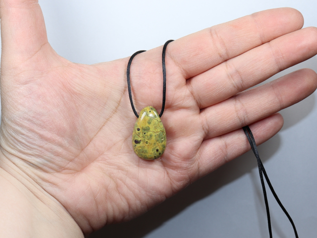 stichtite in serpentine with cord or silver 925