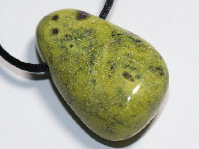 stichtite in serpentine with cord or silver 925
