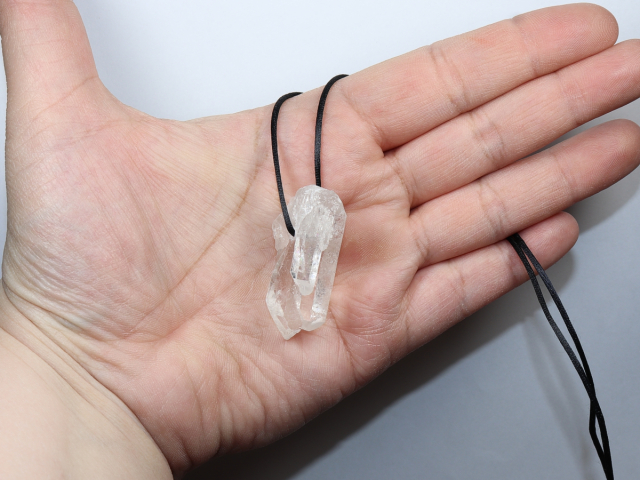 rock crystal with cord or silver 925