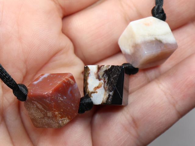 Sardonyx mit Band