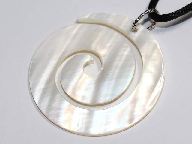 Perlmutt mit Band oder Silber 925
