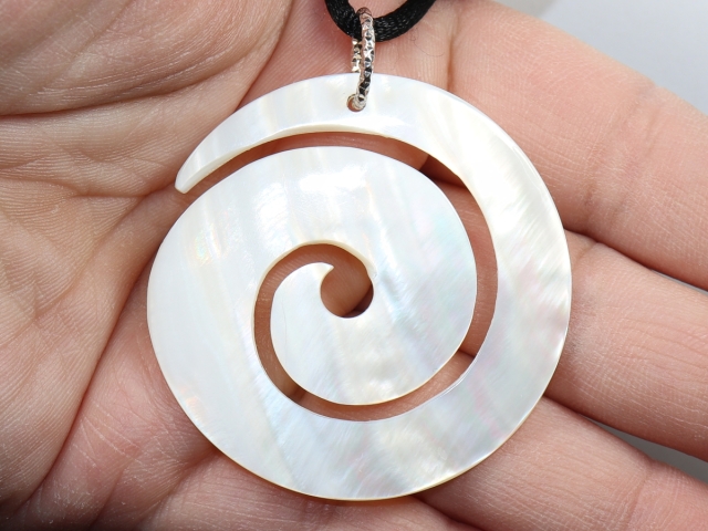 Perlmutt mit Band oder Silber 925