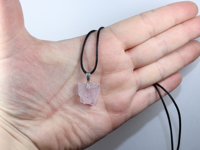 kunzite with cord or silver 925