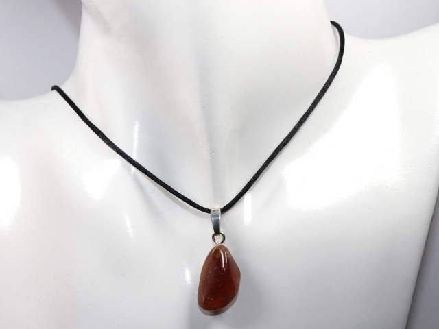 hessonite (garnet) with cord or silver 925