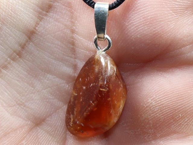 hessonite (garnet) with cord or silver 925
