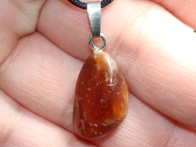 hessonite (garnet) with cord or silver 925