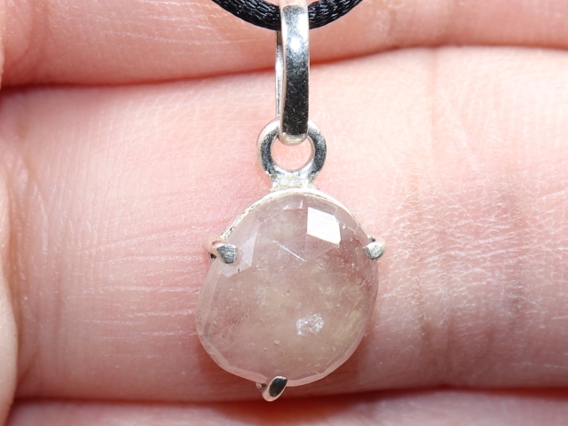 rosa Saphir mit Band oder Silber 925