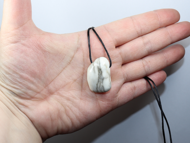 howlite with cord or silver 925