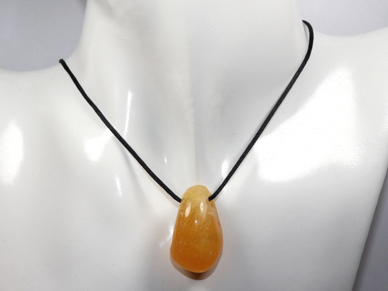 Orangencalcit mit Band oder Silber 925