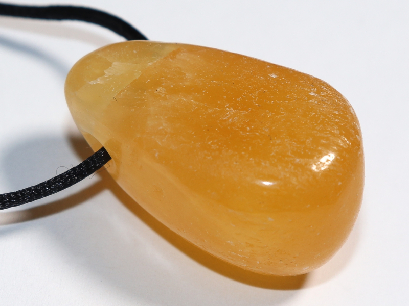 Orangencalcit mit Band oder Silber 925