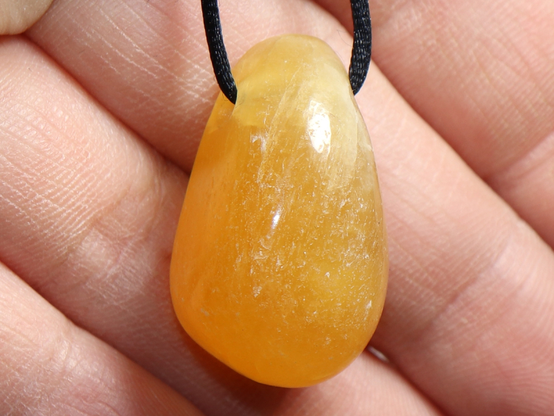 Orangencalcit mit Band oder Silber 925