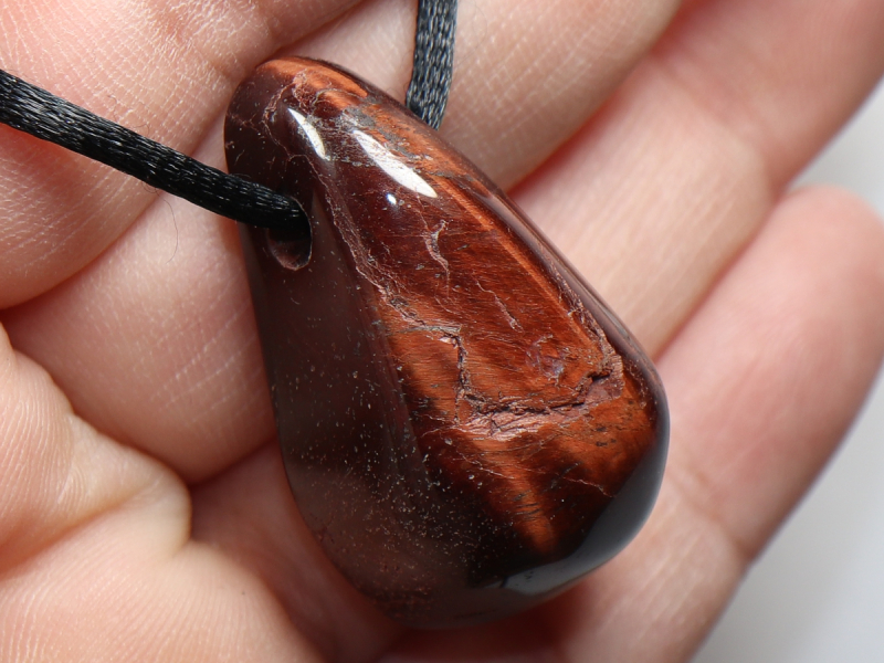 rotes Tigerauge mit Band oder Silber 925