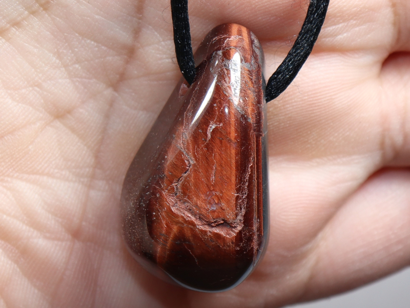 rotes Tigerauge mit Band oder Silber 925