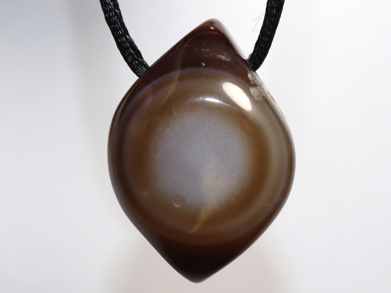 eye agate (sardonyx) with cord or silver 925