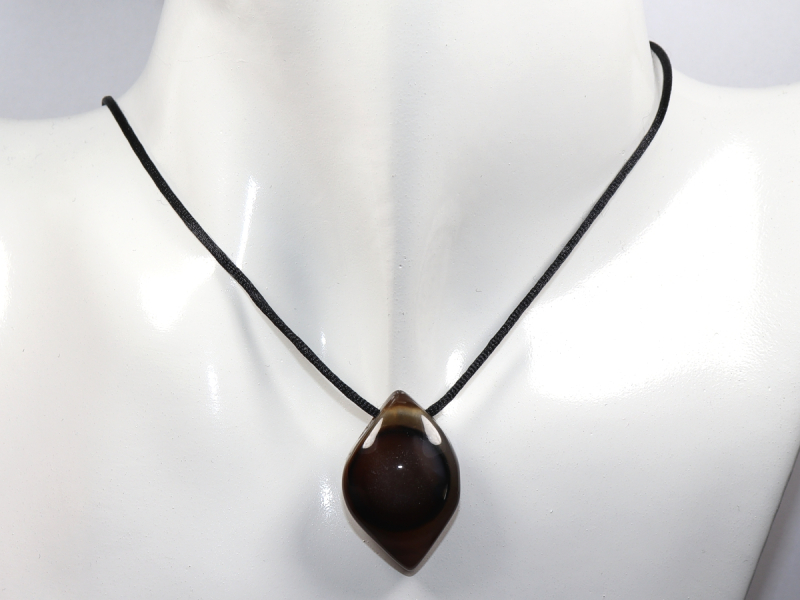 eye agate (sardonyx) with cord or silver 925