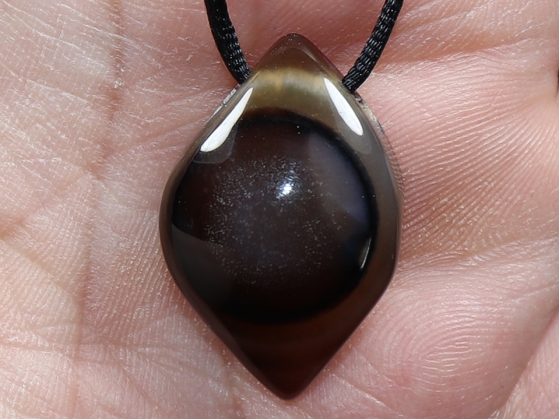 eye agate (sardonyx) with cord or silver 925