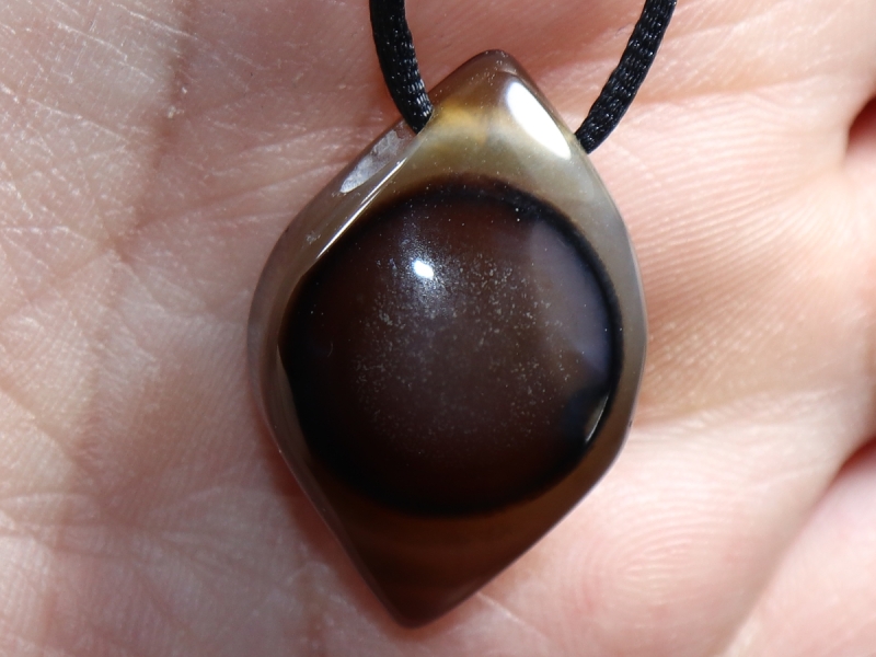 eye agate (sardonyx) with cord or silver 925
