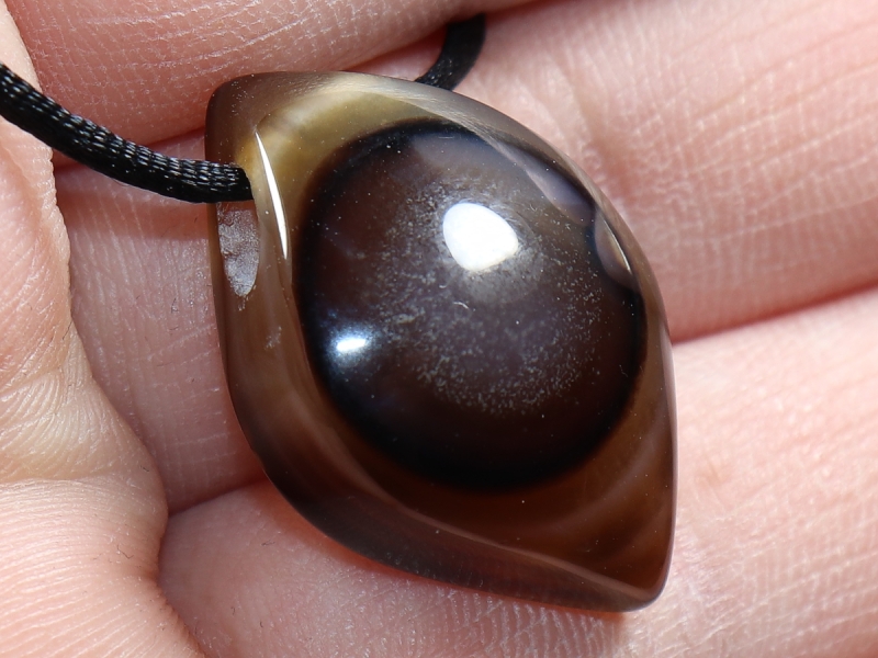 eye agate (sardonyx) with cord or silver 925
