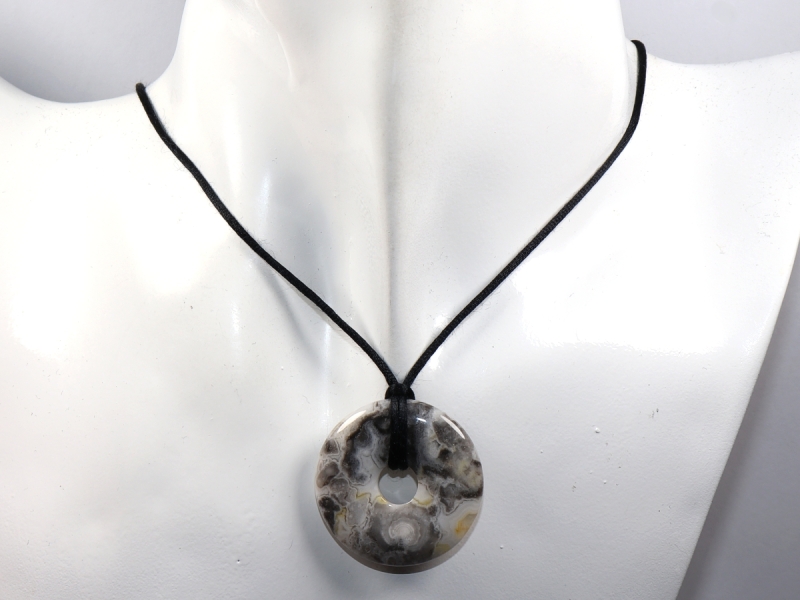 crazy lace agate with cord
