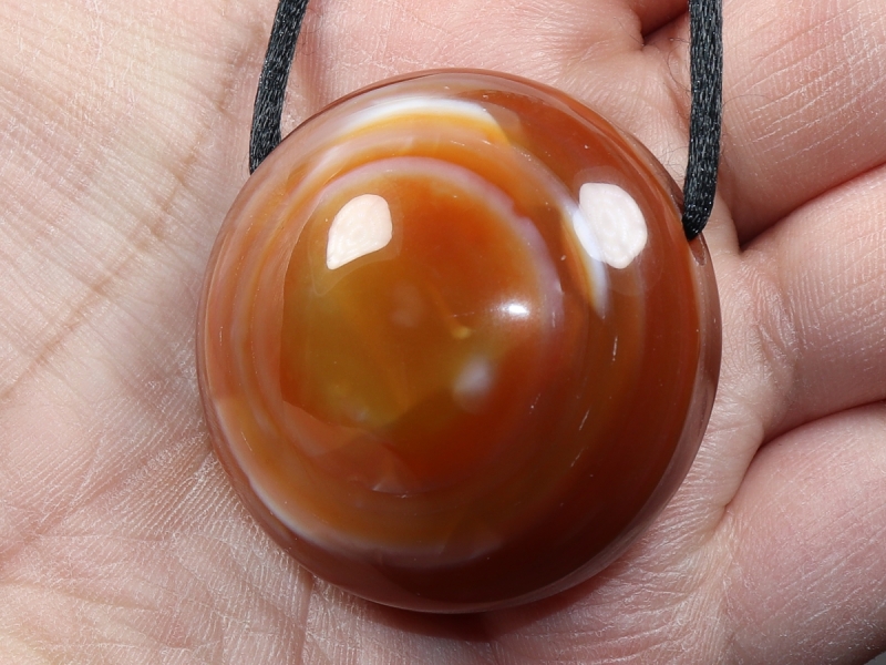 eye agate (sardonyx) with nylon cord