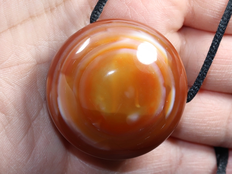 eye agate (sardonyx) with nylon cord