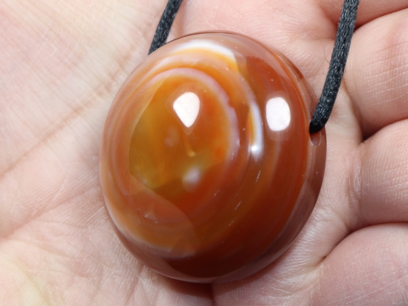 eye agate (sardonyx) with nylon cord