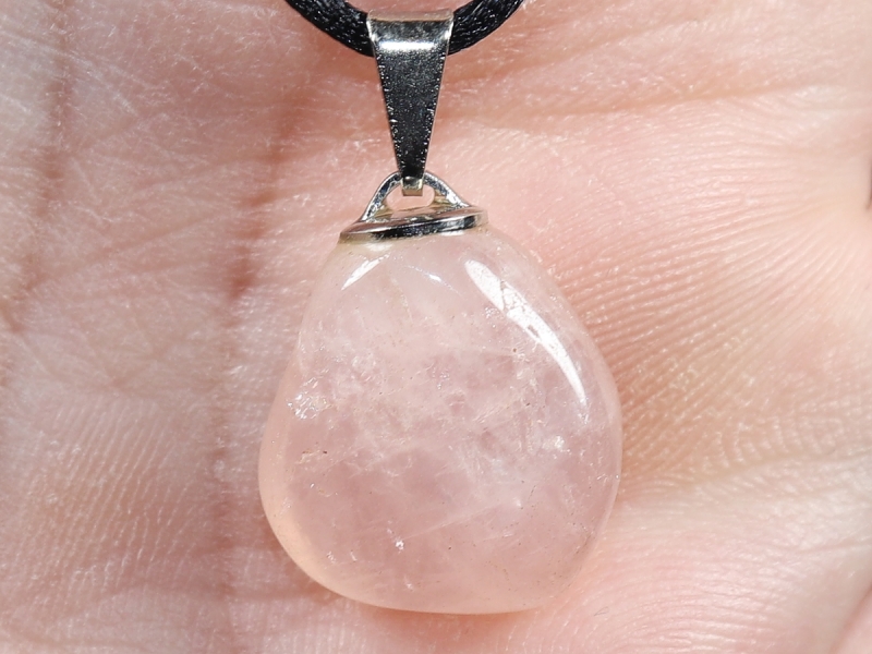 Rosenquarz mit Band oder Silber 925
