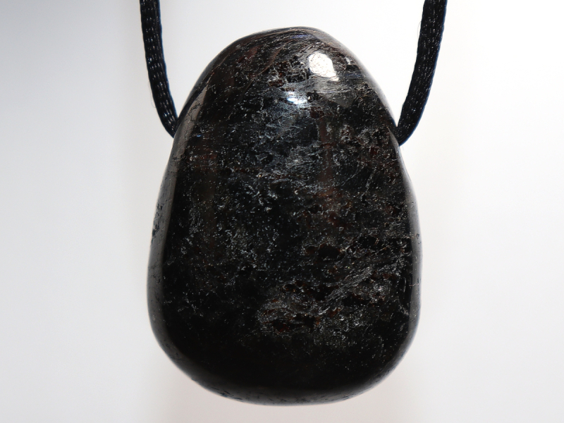 Anthophyllit mit Band oder Silber 925