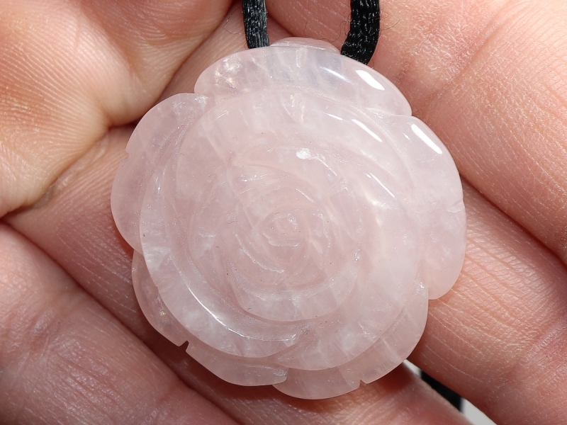 rose quartz with cord or silver 925