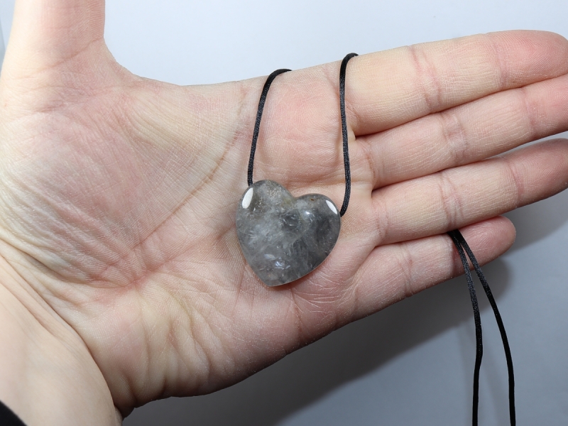 Turmalin in Quarz mit Band oder Silber 925