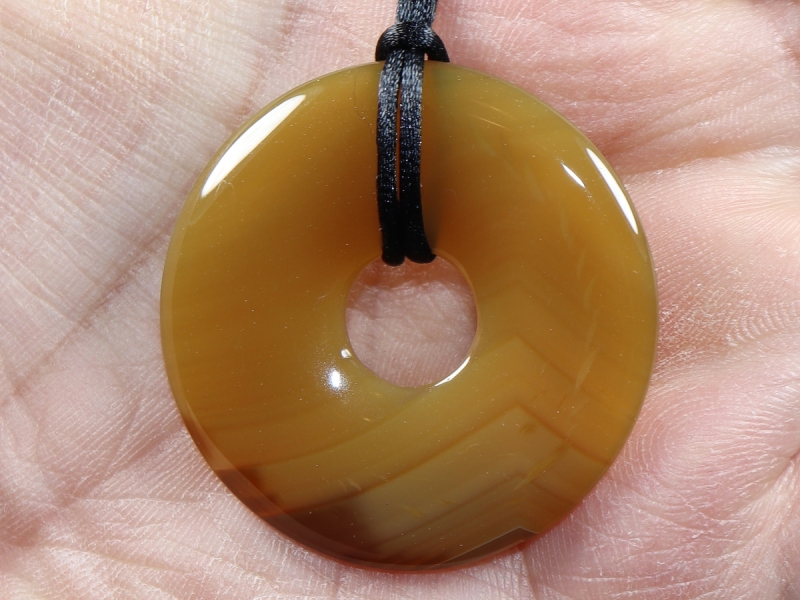 agate with cord