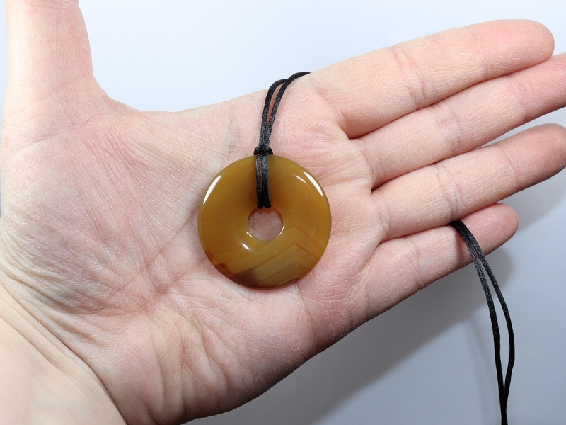 agate with cord