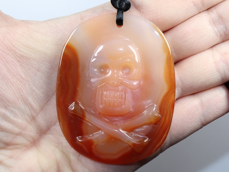 agate with cord