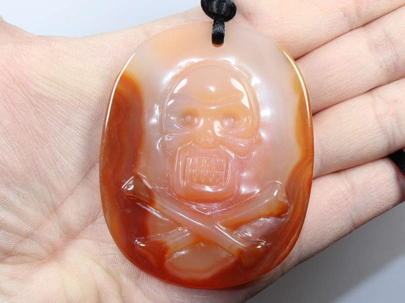 agate with cord