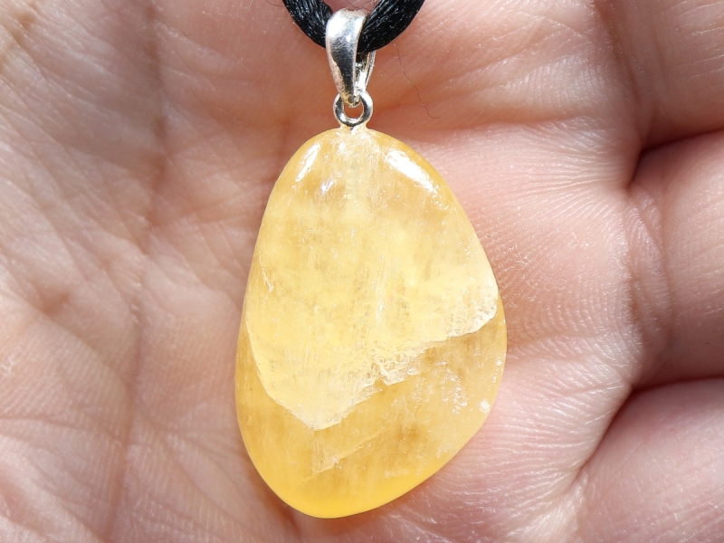 Orangencalcit mit Band oder Silber 925