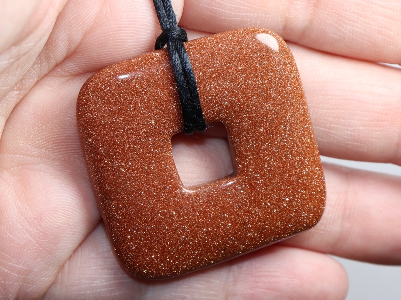 gold sandstone with cord