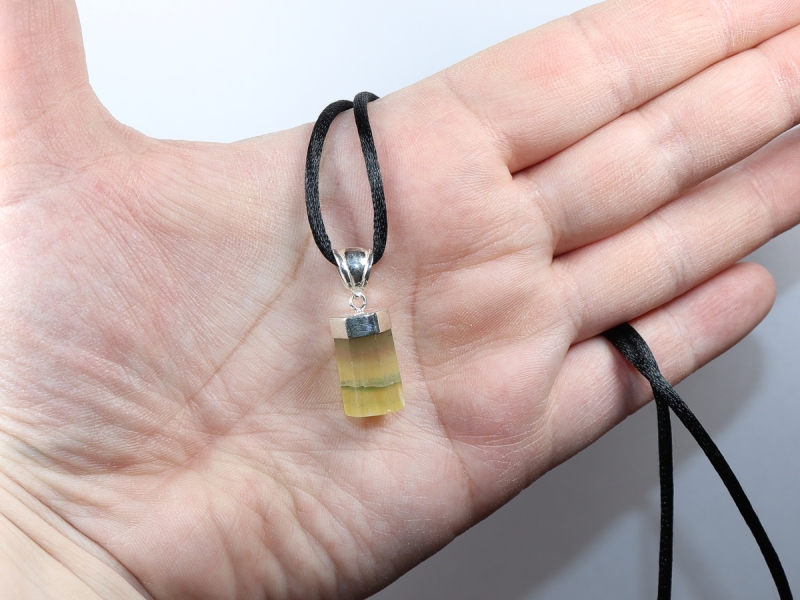 Fluorit mit Band oder Silber 925