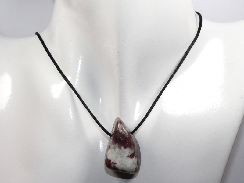 roter Turmalin (Rubellit) mit Band oder Silber 925