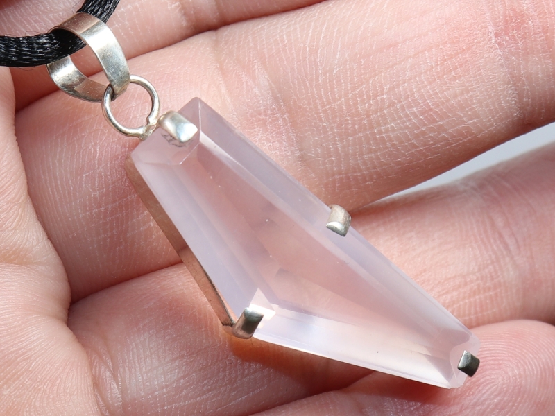 rose quartz with cord or silver 925