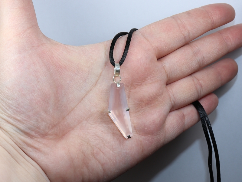 rose quartz with cord or silver 925